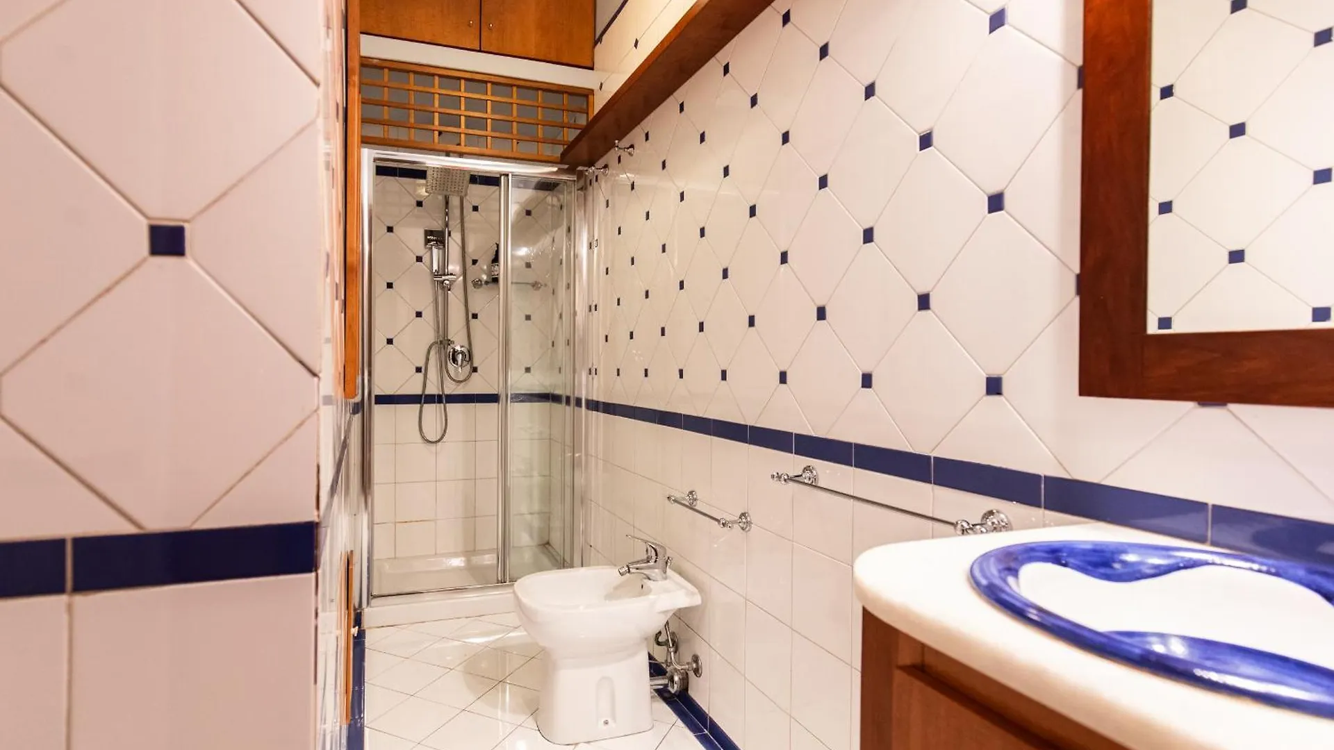 Ariosto Elegant Apartment - Near M1 And Cadorna Station Milan 0*,  Italy